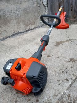 Husqvarna 128CD 17" Inch Curved Shaft Attachment Capable String Trimmer