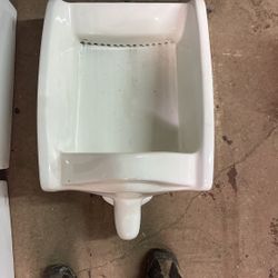Commercial Urinal 