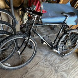 Men’s 830 Trek Mountain Bike 