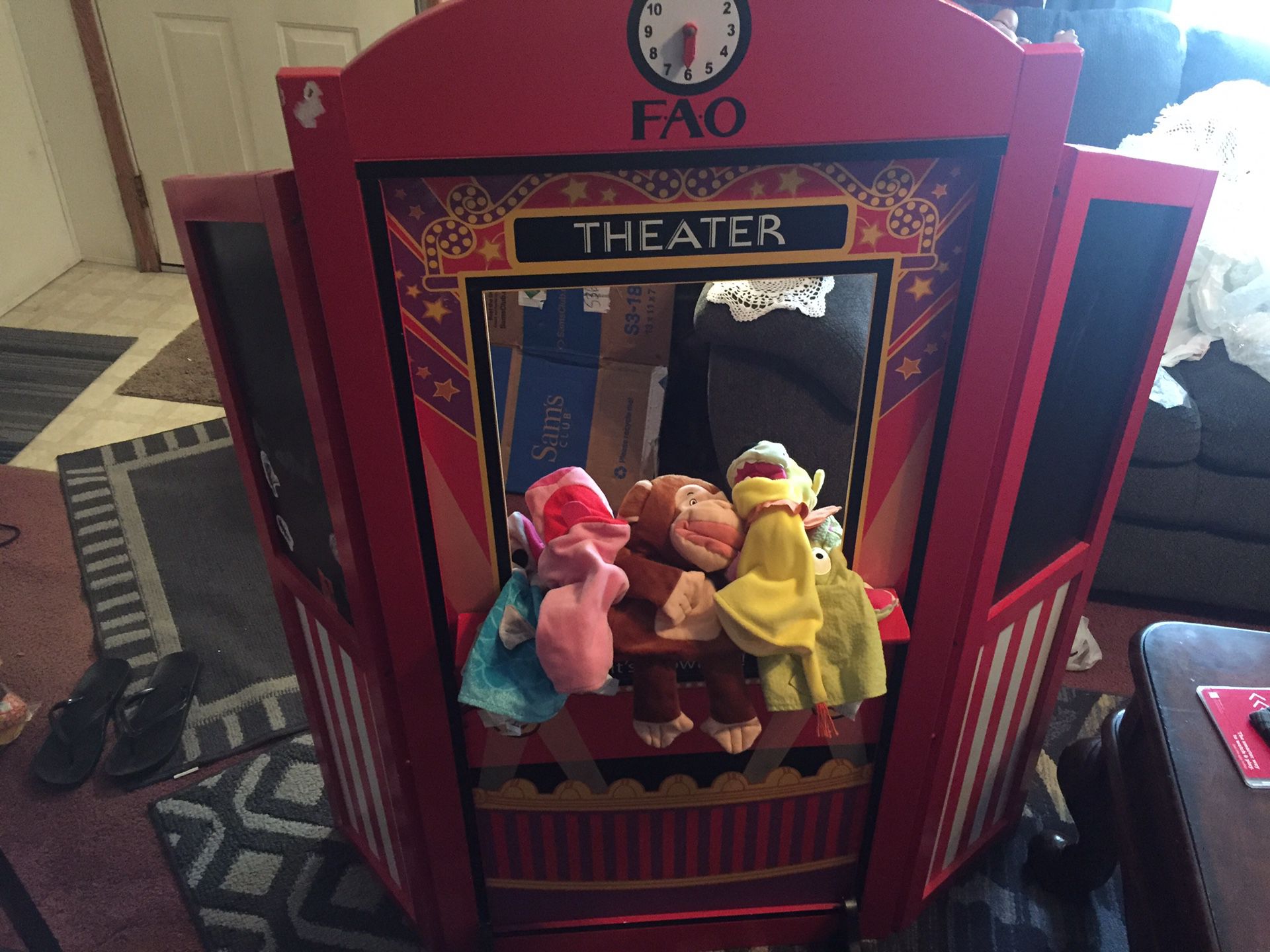FAO wood Puppet Show Stand with 5 Puppets