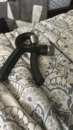 Hand gripper