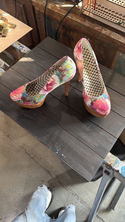 About New Super Cute Heel By Jessica Simpson Size 7 1/2