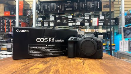 Canon R6 II Open box