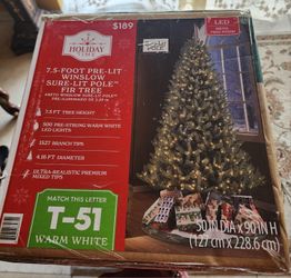 7.5 FT Pre Lit Christmas Tree