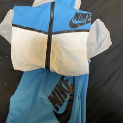 NWT NIKE TECH 