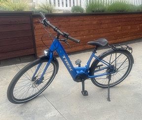 Trek Verve +3 Electric Bike and Trailer Hitch Rack