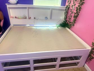 Full size bed with drawers