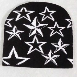 Women's Star Embellished Knitted Hat