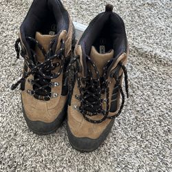 🏔️ Cherokee All-Terrain Hiking Boots - Size 6