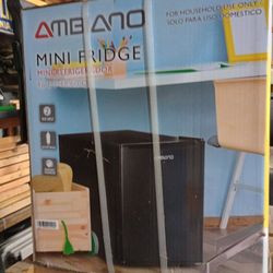 Mini Fridge 