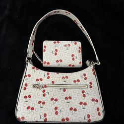 Guess Purse & Wallet