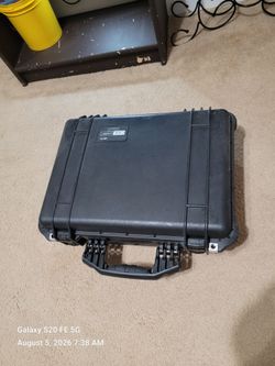 Case Cruzer brand hard shell protective case
