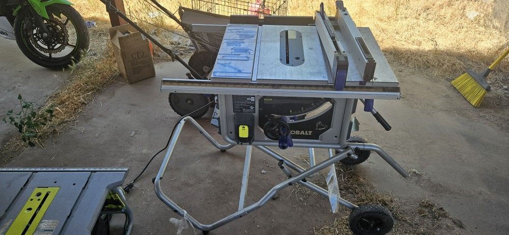Kobalt 10-in 15 -Amp 120 -Volt Portable Jobsite Table Saw with Gravity Rise Stand