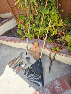 10 Pc Garden Tool Lot Husky Hoe Anvil Leaf Rake Bamboo Rake Hedge Shears Hand Tools