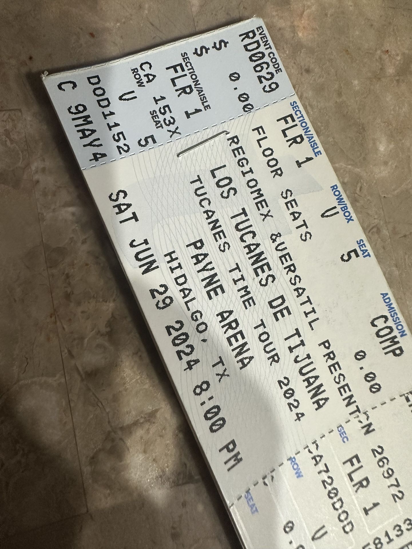 2 Tickets.