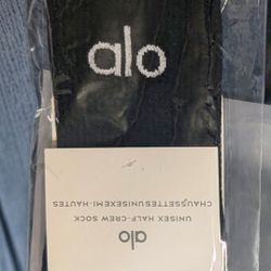 Women Alo Socks Medium