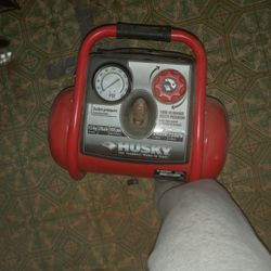 Compressor Husky 3 Gal 155psi 1.5 Hp