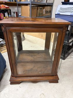 Curio Cabinet Lighted W Glass Shelves