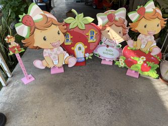 Strawberry Shortcake Stands