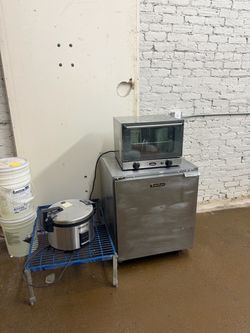 Free commercial kitchen equipment fridge for sale