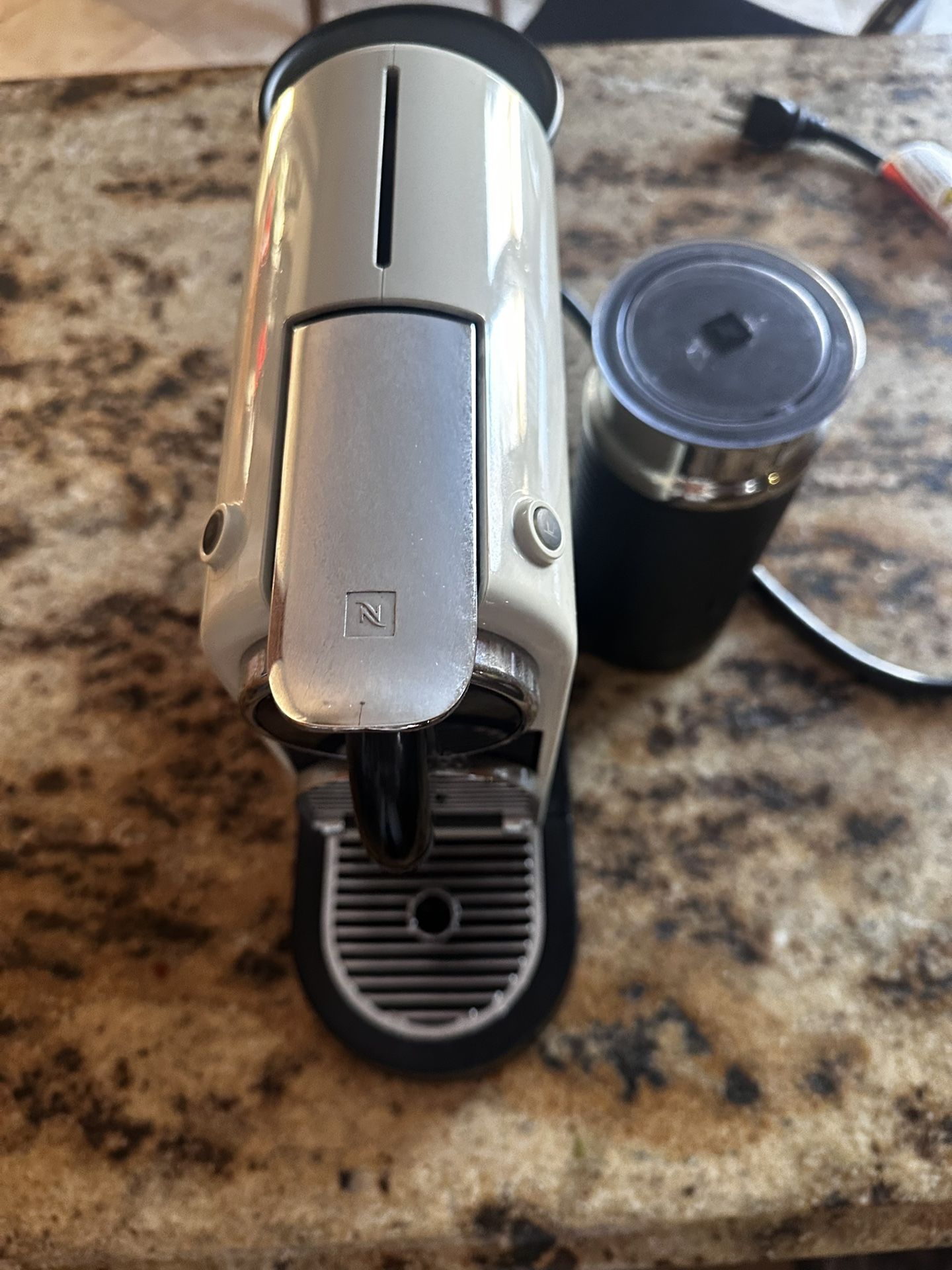 Nespresso D122-US-WH