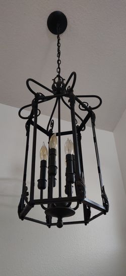 Entryway chandelier