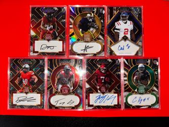 On card autographed, (LOT) NFL and college football trading cards