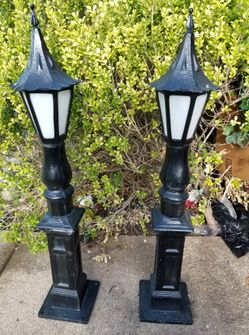 2 Vintage Witches Hat Cast Aluminum Post Tudor Street Light Lamp fixture