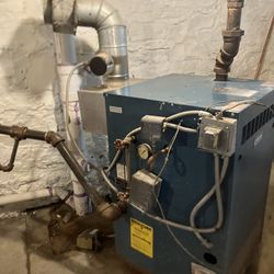 Burnham IN6PVNI-M2, Independence gas steam boiler 82.1%, 5 radiators included.