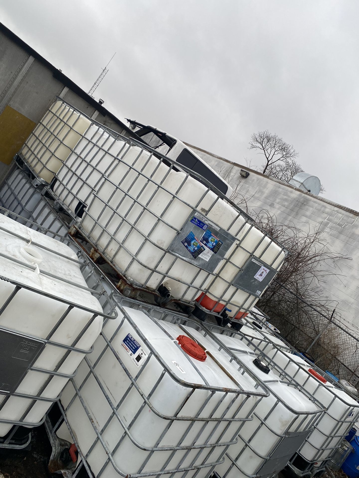 275 gallon Ibc Tank