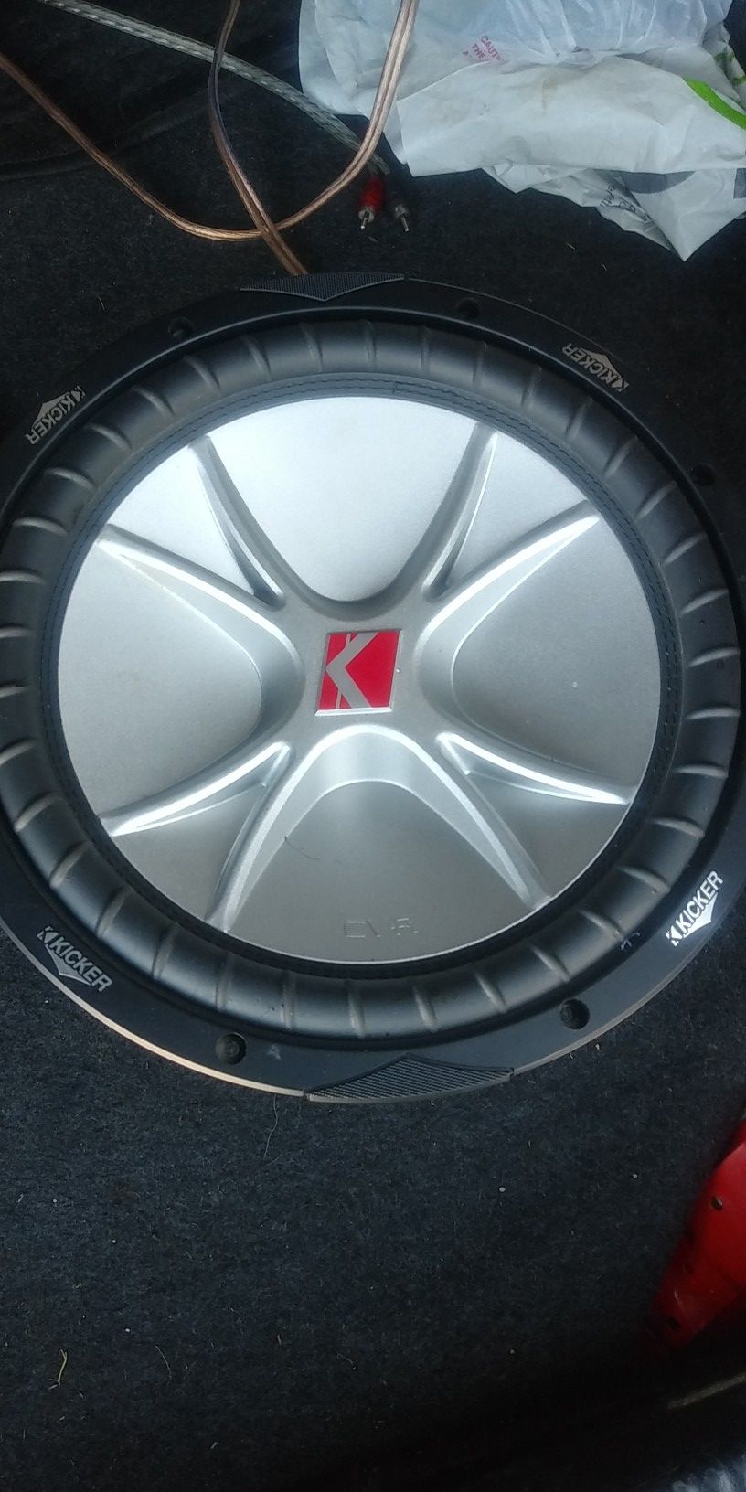 12" SUBWOOFER KICKER 800W 400RMS 👉$50 FIRM NO BOX 👈