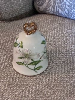 Vintage Lefton Bell Heart Shaped Handle Dogwood Flowers Gold Trim