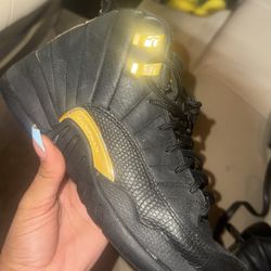 black jordan taxi 12