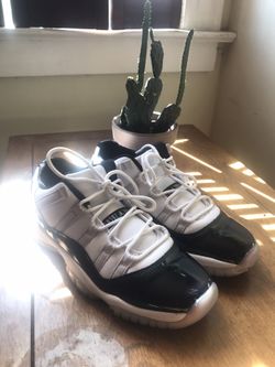 Jordan 11 Emerald Low