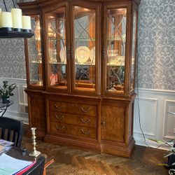 Thomas China Cabinet