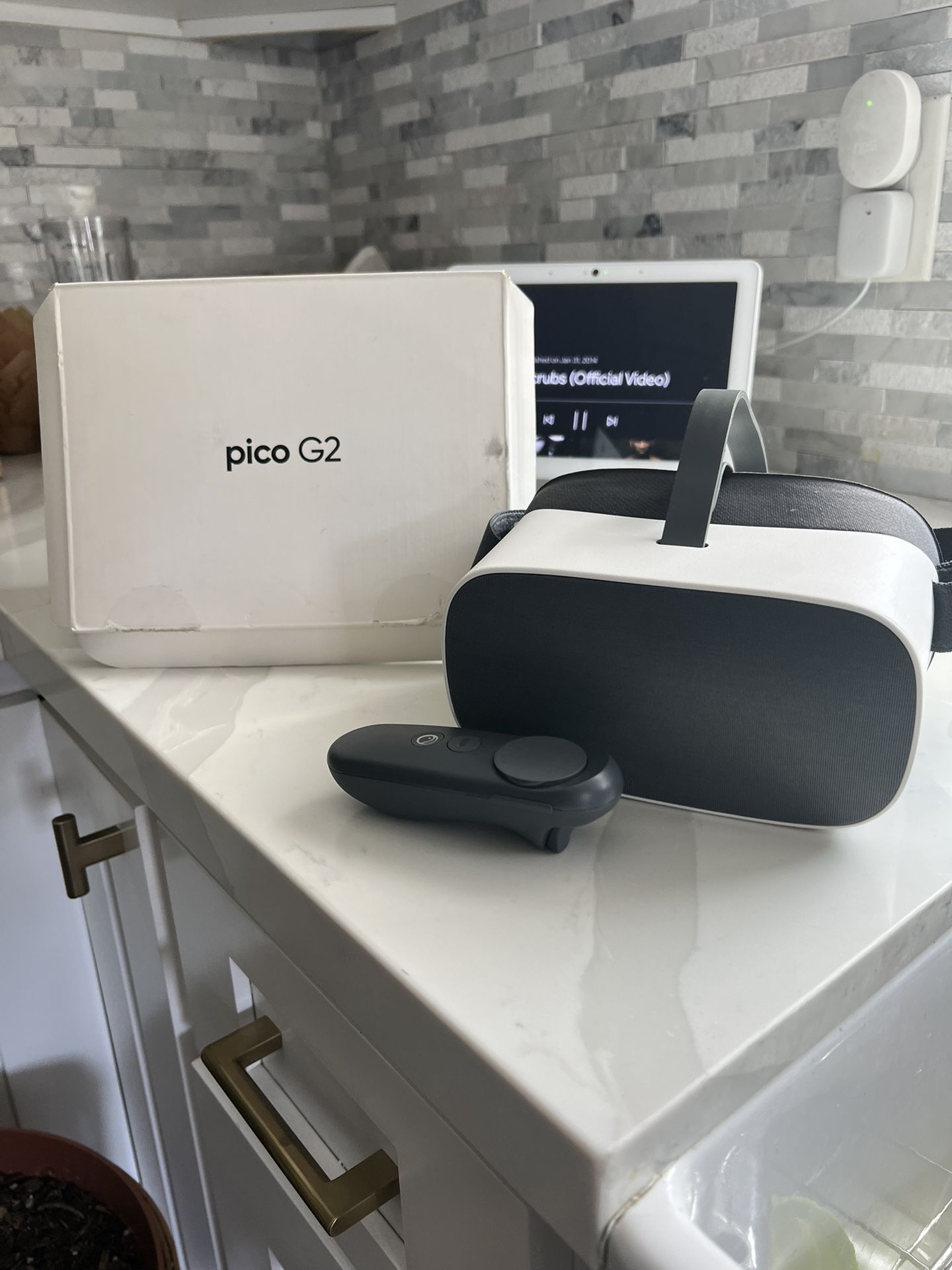 Pico G2 VR headset
