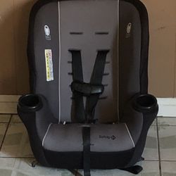 LIKE NEW CONVERTIBLE CAR SEAT!!!!!