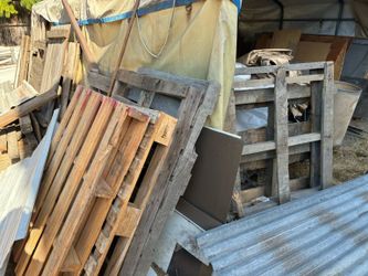 FREE Wooden Pallets – Free Pickup