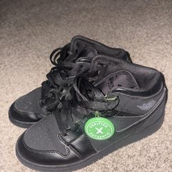 Jordan 1s Mid Triple Black (willing To Negotiate Price) 