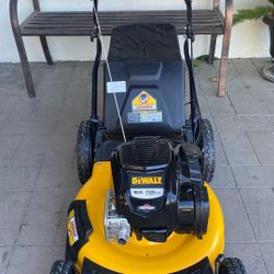 BRAND NEW GAS LAWNMOWER 