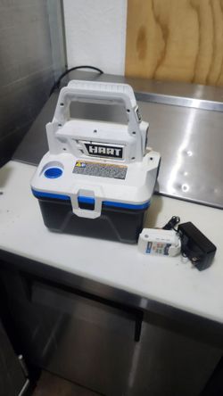 Hart Portable wet/dry vacuum with Charger