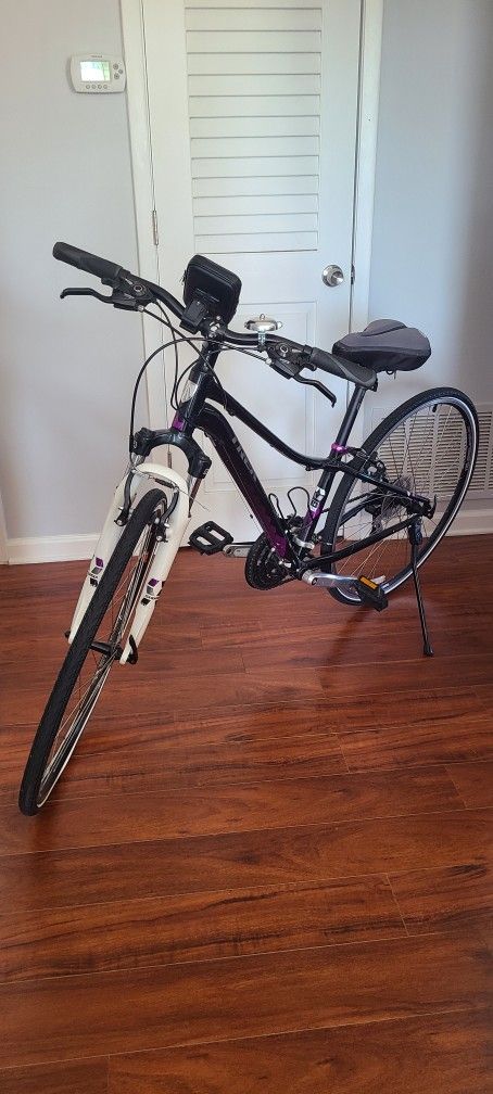 Trek NEKO Dual Sport Bicycle