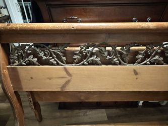 Queen Sleigh Bed With Wrought Iron Design 