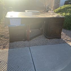 Free desk 