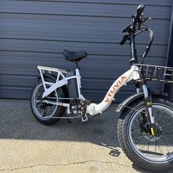 Brand New Vtuvia Step Through Folding E Bikes !!