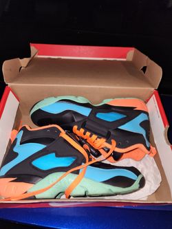 Nike Diamond Turf (Size: 8.5, Color: Black/Total Orange/Gamma Blue/Green Glow)

