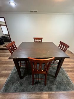 Dining Room Table Set & Rug