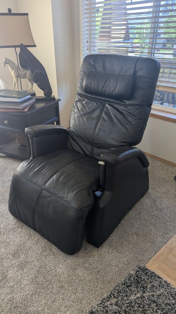 Zero Gravity Recliner