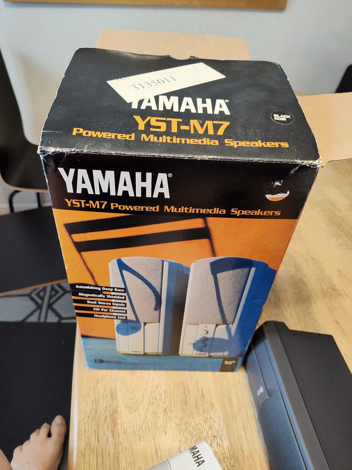 Yamaha Powered Speakers 