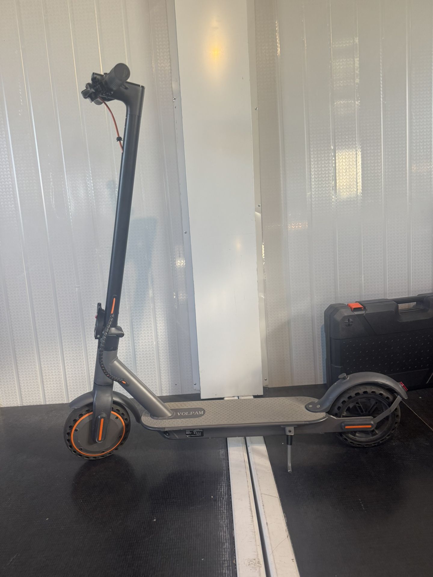 Electric scooter